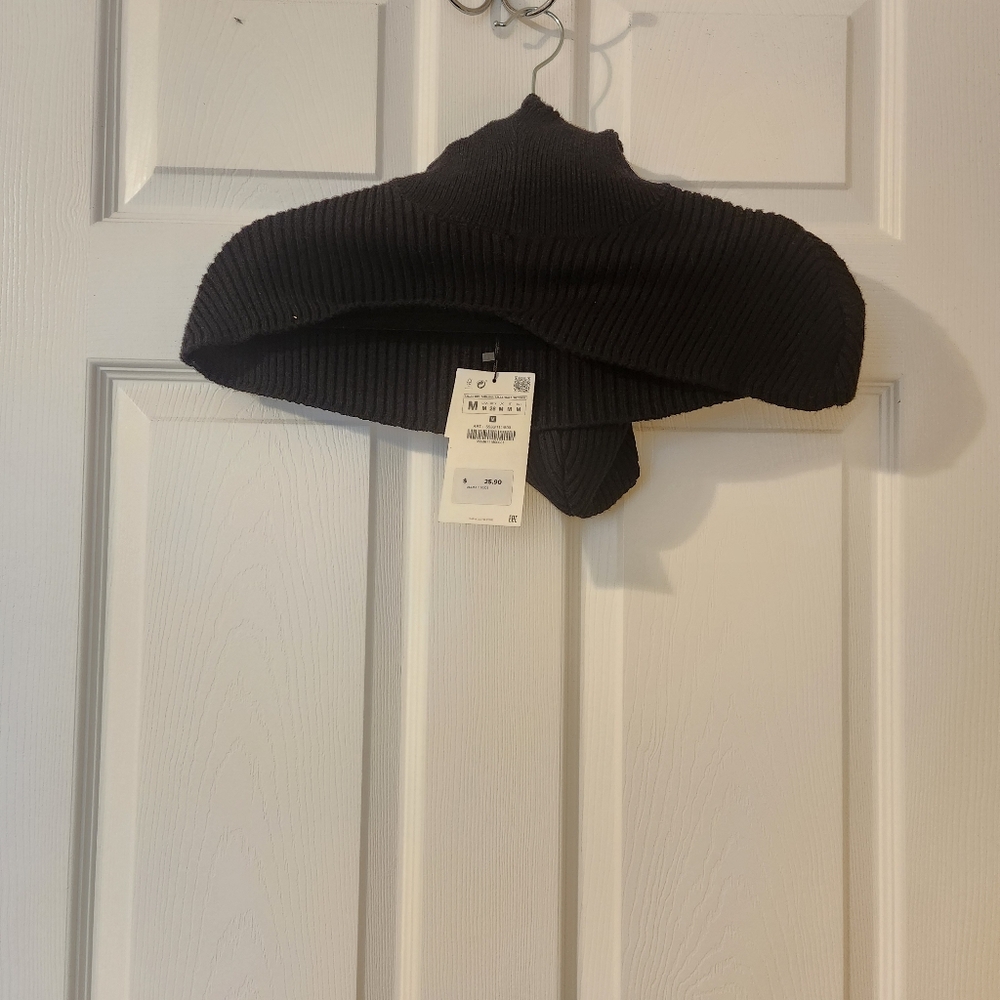 Zara New, NEVER WORN black hooded sweater knit top